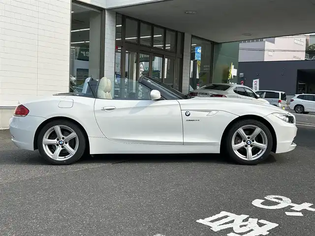 ＢＭＷ Ｚ４ sDrive20i 長崎県 2013(平25)年 8.2万km アルピンホワイトⅢ ・プッシュスタート/・純正ナビ（AM/FM/CD/DVD）/・シートヒーター（D/N）/・パドルシフト/・パーキングアシスト/・ETC/・オートライト/・ハンドルスイッチ