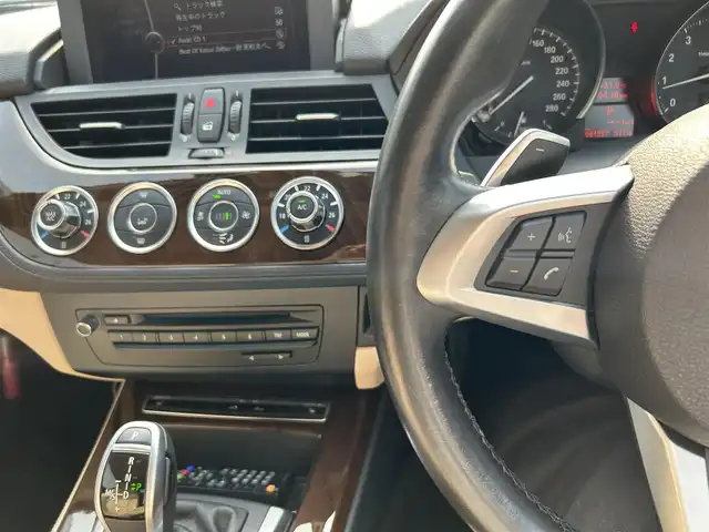 ＢＭＷ Ｚ４ sDrive20i 長崎県 2013(平25)年 8.2万km アルピンホワイトⅢ ・プッシュスタート/・純正ナビ（AM/FM/CD/DVD）/・シートヒーター（D/N）/・パドルシフト/・パーキングアシスト/・ETC/・オートライト/・ハンドルスイッチ