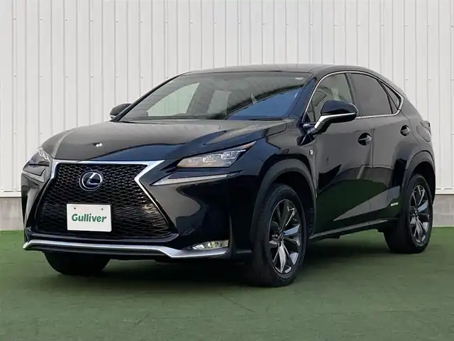 レクサス ＮＸ 300h Fスポーツ 香川県 2017(平29)年 3.2万km グラファイトブラックガラスフレーク 登録時走行距離：31294km/　CD DVD BT フルセグTV/バックカメラ/レザーシート/シートベンチレーション/パワーシート/シートメモリ/革巻きステアリング/ステアリングスイッチ/ステアリングヒーター/パワーバックドア/プリクラッシュセーフティシステム/レーダークルーズコントロール/クリアランスソナー/LEDヘッドライト/オートライト/フォグランプ/MTモード付AT/パドルシフト/アルミペダル/オートホールド機能付き電子パーキングブレーキ/ビルトインETC2.0/プッシュスタート/スマートキー