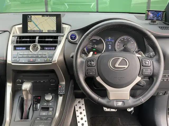レクサス ＮＸ 300h Fスポーツ 香川県 2017(平29)年 3.2万km グラファイトブラックガラスフレーク 登録時走行距離：31294km/　CD DVD BT フルセグTV/バックカメラ/レザーシート/シートベンチレーション/パワーシート/シートメモリ/革巻きステアリング/ステアリングスイッチ/ステアリングヒーター/パワーバックドア/プリクラッシュセーフティシステム/レーダークルーズコントロール/クリアランスソナー/LEDヘッドライト/オートライト/フォグランプ/MTモード付AT/パドルシフト/アルミペダル/オートホールド機能付き電子パーキングブレーキ/ビルトインETC2.0/プッシュスタート/スマートキー