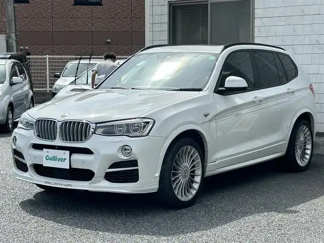 ＢＭＷアルピナ ＸＤ３ ビターボ オールラッド 福岡県 2017(平29)年 8.1万km アルピンホワイトⅢ パノラマルーフ/Harman/Kardonプレミアムサウンド/メーカーメモリナビ/　（AM/FM/CD/Bluetooth）/バックカメラ/インテリジェントセーフティシステム/・追突警告/・歩行者警告/・レーンディパーチャーウォーニング/・レーンチェンジウォーニング/ダイナミックスタビリティコントロール/ダイナミックトラクションコントロール/ヒルディセントコントロール/ダイナミックダンピングコントロール/バリアブルスポーツステアリング/サーボトロニック/クルーズコントロール/ブラインドスポットモニター/ヘッドアップディスプレイ/オートライト/オートマチックハイビーム/コーナーセンサー/純正20インチアルミホイール/ルーフレール/パワーバックドア/黒色レザーシート/パドルシフト/シートヒーター付きパワーシート（D/N）/ポジションメモリ（D席）/前後ドライブレコーダー/レーダー探知機【SUPER CAT/LS340L】/ETC/純正フロアマット/USB端子×1/保証書/取扱説明書/ナビ取扱説明書