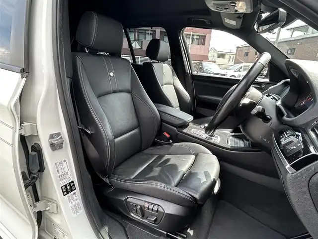 ＢＭＷアルピナ ＸＤ３ ビターボ オールラッド 福岡県 2017(平29)年 8.1万km アルピンホワイトⅢ パノラマルーフ/Harman/Kardonプレミアムサウンド/メーカーメモリナビ/　（AM/FM/CD/Bluetooth）/バックカメラ/インテリジェントセーフティシステム/・追突警告/・歩行者警告/・レーンディパーチャーウォーニング/・レーンチェンジウォーニング/ダイナミックスタビリティコントロール/ダイナミックトラクションコントロール/ヒルディセントコントロール/ダイナミックダンピングコントロール/バリアブルスポーツステアリング/サーボトロニック/クルーズコントロール/ブラインドスポットモニター/ヘッドアップディスプレイ/オートライト/オートマチックハイビーム/コーナーセンサー/純正20インチアルミホイール/ルーフレール/パワーバックドア/黒色レザーシート/パドルシフト/シートヒーター付きパワーシート（D/N）/ポジションメモリ（D席）/前後ドライブレコーダー/レーダー探知機【SUPER CAT/LS340L】/ETC/純正フロアマット/USB端子×1/保証書/取扱説明書/ナビ取扱説明書