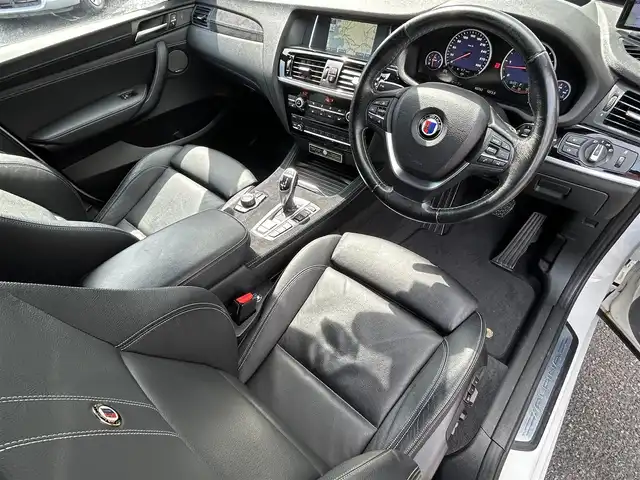 ＢＭＷアルピナ ＸＤ３ ビターボ オールラッド 福岡県 2017(平29)年 8.1万km アルピンホワイトⅢ パノラマルーフ/Harman/Kardonプレミアムサウンド/メーカーメモリナビ/　（AM/FM/CD/Bluetooth）/バックカメラ/インテリジェントセーフティシステム/・追突警告/・歩行者警告/・レーンディパーチャーウォーニング/・レーンチェンジウォーニング/ダイナミックスタビリティコントロール/ダイナミックトラクションコントロール/ヒルディセントコントロール/ダイナミックダンピングコントロール/バリアブルスポーツステアリング/サーボトロニック/クルーズコントロール/ブラインドスポットモニター/ヘッドアップディスプレイ/オートライト/オートマチックハイビーム/コーナーセンサー/純正20インチアルミホイール/ルーフレール/パワーバックドア/黒色レザーシート/パドルシフト/シートヒーター付きパワーシート（D/N）/ポジションメモリ（D席）/前後ドライブレコーダー/レーダー探知機【SUPER CAT/LS340L】/ETC/純正フロアマット/USB端子×1/保証書/取扱説明書/ナビ取扱説明書