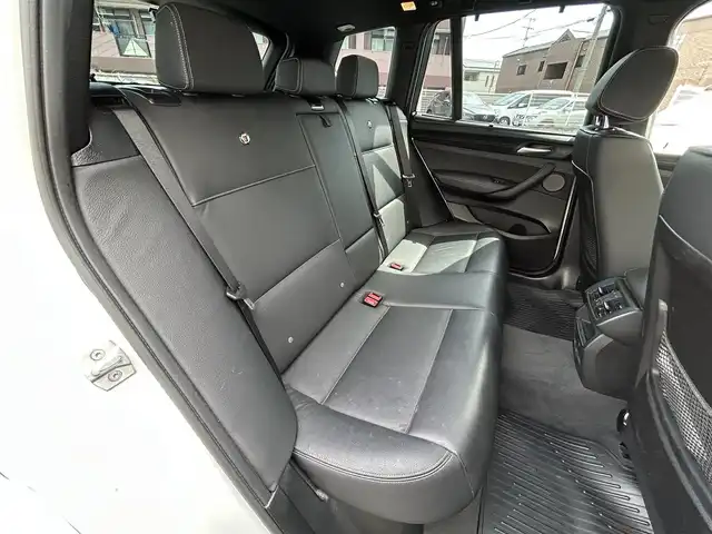 ＢＭＷアルピナ ＸＤ３ ビターボ オールラッド 福岡県 2017(平29)年 8.1万km アルピンホワイトⅢ パノラマルーフ/Harman/Kardonプレミアムサウンド/メーカーメモリナビ/　（AM/FM/CD/Bluetooth）/バックカメラ/インテリジェントセーフティシステム/・追突警告/・歩行者警告/・レーンディパーチャーウォーニング/・レーンチェンジウォーニング/ダイナミックスタビリティコントロール/ダイナミックトラクションコントロール/ヒルディセントコントロール/ダイナミックダンピングコントロール/バリアブルスポーツステアリング/サーボトロニック/クルーズコントロール/ブラインドスポットモニター/ヘッドアップディスプレイ/オートライト/オートマチックハイビーム/コーナーセンサー/純正20インチアルミホイール/ルーフレール/パワーバックドア/黒色レザーシート/パドルシフト/シートヒーター付きパワーシート（D/N）/ポジションメモリ（D席）/前後ドライブレコーダー/レーダー探知機【SUPER CAT/LS340L】/ETC/純正フロアマット/USB端子×1/保証書/取扱説明書/ナビ取扱説明書