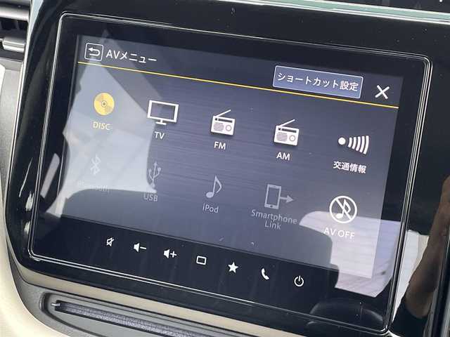 三菱 デリカＤ：２ ハイブリッドMZ 道央・札幌 2022(令4)年 3万km スターシルバーM ・４WD/・純正メモリナビ/　CD・DVD・Bluetooth/・AppleCarPlay/・AndoroidAuto/・フルセグTV/・バックカメラ/・デュアルカメラブレーキサポート/・衝突軽減ブレーキ/・レーンキープアシスト/・レーダークルーズ/・アイドリングストップ/・両側パワースライドドア/・前後ドライブレコーダー/・ビルトインETC2.0/・LEDヘッドライト/・フォグランプ/・横滑り防止装置/・ウィンカーミラー/・ドアバイザー/・スマートキー/・純正１５インチアルミホイール/・純正フロアマット/・スペアキー/・