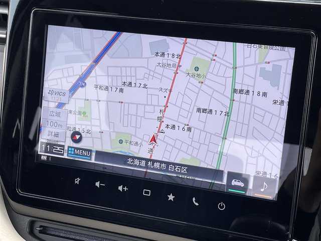 三菱 デリカＤ：２ ハイブリッドMZ 道央・札幌 2022(令4)年 3万km スターシルバーM ・４WD/・純正メモリナビ/　CD・DVD・Bluetooth/・AppleCarPlay/・AndoroidAuto/・フルセグTV/・バックカメラ/・デュアルカメラブレーキサポート/・衝突軽減ブレーキ/・レーンキープアシスト/・レーダークルーズ/・アイドリングストップ/・両側パワースライドドア/・前後ドライブレコーダー/・ビルトインETC2.0/・LEDヘッドライト/・フォグランプ/・横滑り防止装置/・ウィンカーミラー/・ドアバイザー/・スマートキー/・純正１５インチアルミホイール/・純正フロアマット/・スペアキー/・