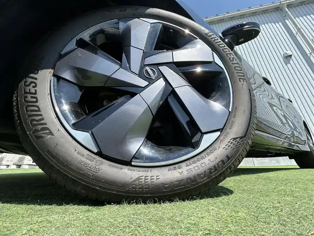 日産 オーラ G レザーエディション 香川県 2022(令4)年 4.8万km 黒 登録時走行距離：47487Kｍ/BOSEプレミアムサウンド/アラウンドビューモニター/プロパイロット/ブラインドスポッドモニター/クルーズコントロール/純正9インチナビ/インテリジェントルームミラー/フルセグテレビ/LEDヘッドライト/ETC/ドライブレコーダー/ワイヤレス充電/Bluetooth/革巻きステアリング/ステアリングリモコン/プッシュスタート/純正フロアマット/禁煙車/バイザー