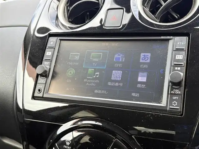 日産 ノート e－パワー X 大分県 2017(平29)年 7.5万km ガーネットレッド ・純正ナビ(CD/BT/SD)/・アラウンドビューモニター/・ワンセグテレビ/・エマージェンシーブレーキ/・ETC/・ステアリングリモコン/・オートライト/・デジタルインナーミラー/・スマートキー/・プッシュスタートボタン/・フロアマット/・純正アルミホイール