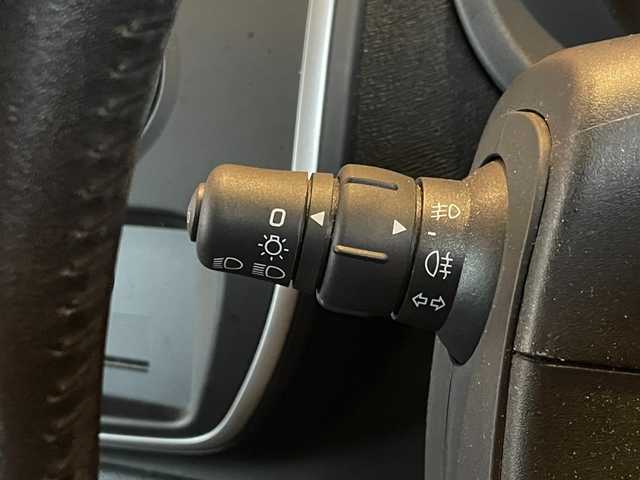 ルノー カングー ゼン 愛知県 2017(平29)年 5.7万km ブランミネラル 社外ナビ/フルセグTV/バックカメラ/CD/DVD再生/Bluetooth/エコモード/ヘッドライトレベライザー/アイドリングストップ/キーレス/両側スライドドア/純正フロアマット /電動格納ミラー