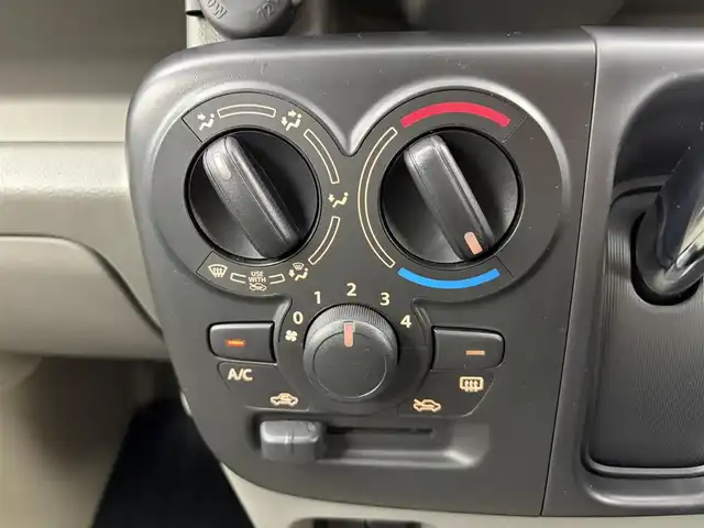 スズキ エブリイ PA リミテッド 愛知県 2024(令6)年 0.1万km デニムブルーメタリック ワンオーナー/純正ディスプレイオーディオ/・Bluetooth/・Applecarplay/・AM/FM/スズキセーフティーサポート/パーキングソナー/AUTOライト/ETC/純正ルーフキャリア積み込み