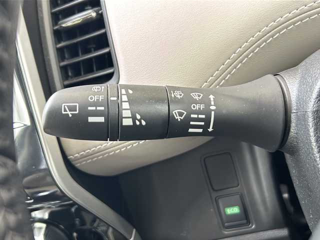 日産 セレナ ハイウェイスター V 静岡県 2020(令2)年 5.2万km ブリリアントホワイトパール 純正SDナビ/・CD/・DVD/・フルセグＴＶ/・Bluetooth/・AM/・FM/主要装備/・両側パワスラ/・後席モニター/・プロパイロット/・衝突軽減/・レーンキープ/・追従クルコン/・BSM/・コーナーセンサー前後/・全方位カメラ/・デジタルインナーミラー/・ドラレコ前後/・電動パーキングブレーキ/・オートホールド/・LEDヘッドライト/・オートハイビーム/・フォグランプ/・ステリモ/・純正フロアマット/・純正アルミホイール