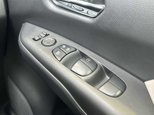 日産 セレナ ハイウェイスター V 静岡県 2020(令2)年 5.2万km ブリリアントホワイトパール 純正SDナビ/・CD/・DVD/・フルセグＴＶ/・Bluetooth/・AM/・FM/主要装備/・両側パワスラ/・後席モニター/・プロパイロット/・衝突軽減/・レーンキープ/・追従クルコン/・BSM/・コーナーセンサー前後/・全方位カメラ/・デジタルインナーミラー/・ドラレコ前後/・電動パーキングブレーキ/・オートホールド/・LEDヘッドライト/・オートハイビーム/・フォグランプ/・ステリモ/・純正フロアマット/・純正アルミホイール