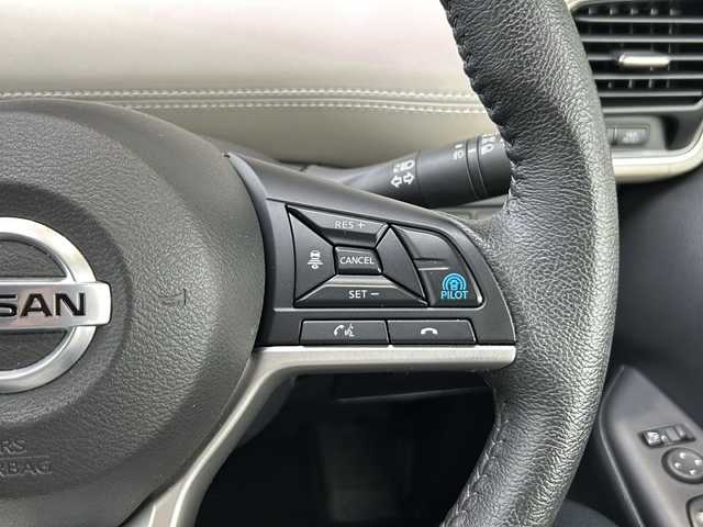 日産 セレナ ハイウェイスター V 静岡県 2020(令2)年 5.2万km ブリリアントホワイトパール 純正SDナビ/・CD/・DVD/・フルセグＴＶ/・Bluetooth/・AM/・FM/主要装備/・両側パワスラ/・後席モニター/・プロパイロット/・衝突軽減/・レーンキープ/・追従クルコン/・BSM/・コーナーセンサー前後/・全方位カメラ/・デジタルインナーミラー/・ドラレコ前後/・電動パーキングブレーキ/・オートホールド/・LEDヘッドライト/・オートハイビーム/・フォグランプ/・ステリモ/・純正フロアマット/・純正アルミホイール