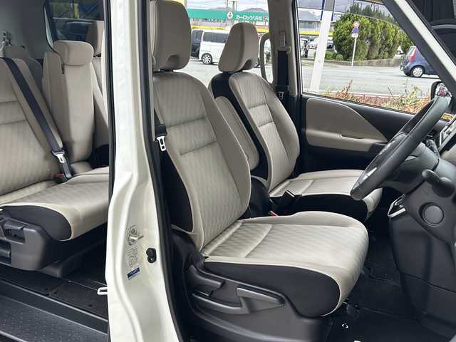 日産 セレナ ハイウェイスター V 静岡県 2020(令2)年 5.2万km ブリリアントホワイトパール 純正SDナビ/・CD/・DVD/・フルセグＴＶ/・Bluetooth/・AM/・FM/主要装備/・両側パワスラ/・後席モニター/・プロパイロット/・衝突軽減/・レーンキープ/・追従クルコン/・BSM/・コーナーセンサー前後/・全方位カメラ/・デジタルインナーミラー/・ドラレコ前後/・電動パーキングブレーキ/・オートホールド/・LEDヘッドライト/・オートハイビーム/・フォグランプ/・ステリモ/・純正フロアマット/・純正アルミホイール