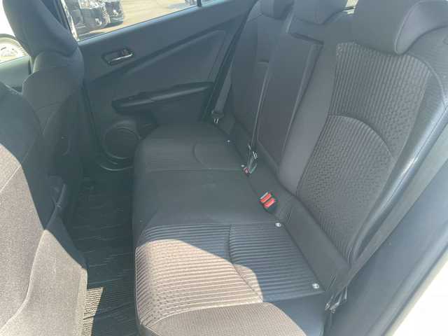 トヨタ プリウス S 宮崎県 2018(平30)年 3.3万km 白 純正SDナビ（CD、Bluetooth、ワンセグ）　/ETC　/エアロ　（フロント、サイド、リア）/LED　/クルコン　/オートハイビーム　/純正フロアマット　/ドアバイザー　/衝突被害軽減ブレーキ　/横滑り防止　/レーンキープ/純正AW15インチ