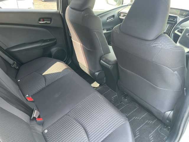 トヨタ プリウス S 宮崎県 2018(平30)年 3.3万km 白 純正SDナビ（CD、Bluetooth、ワンセグ）　/ETC　/エアロ　（フロント、サイド、リア）/LED　/クルコン　/オートハイビーム　/純正フロアマット　/ドアバイザー　/衝突被害軽減ブレーキ　/横滑り防止　/レーンキープ/純正AW15インチ