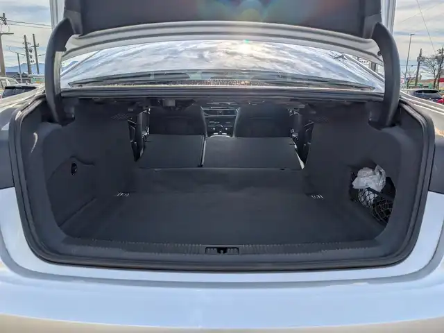 アウディ Ａ６ 2．8 FSI クワトロ 福井県 2014(平26)年 12万km アイスシルバーメタリック ４WD/純正ナビ/AM/FM/フルセグ/BT/CD/DVD/バックカメラ/クルーズコントロール/前後コーナーセンサー/アイドリングストップ/横滑り防止装置/盗難防止装置/前席パワーシート/シートメモリー/前席シートヒーター/ビルトインETC/本革シート/電動トランクリッド/キセノンヘッドライト/Rフォグ/スタッドレスタイヤ積込/スマートキー