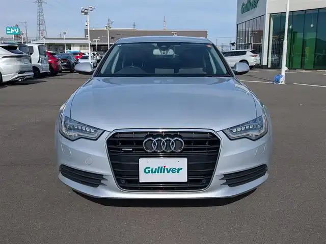 アウディ Ａ６ 2．8 FSI クワトロ 福井県 2014(平26)年 12万km アイスシルバーメタリック ４WD/純正ナビ/AM/FM/フルセグ/BT/CD/DVD/バックカメラ/クルーズコントロール/前後コーナーセンサー/アイドリングストップ/横滑り防止装置/盗難防止装置/前席パワーシート/シートメモリー/前席シートヒーター/ビルトインETC/本革シート/電動トランクリッド/キセノンヘッドライト/Rフォグ/スタッドレスタイヤ積込/スマートキー