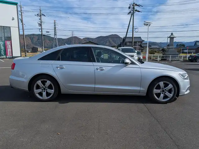 アウディ Ａ６ 2．8 FSI クワトロ 福井県 2014(平26)年 12万km アイスシルバーメタリック ４WD/純正ナビ/AM/FM/フルセグ/BT/CD/DVD/バックカメラ/クルーズコントロール/前後コーナーセンサー/アイドリングストップ/横滑り防止装置/盗難防止装置/前席パワーシート/シートメモリー/前席シートヒーター/ビルトインETC/本革シート/電動トランクリッド/キセノンヘッドライト/Rフォグ/スタッドレスタイヤ積込/スマートキー