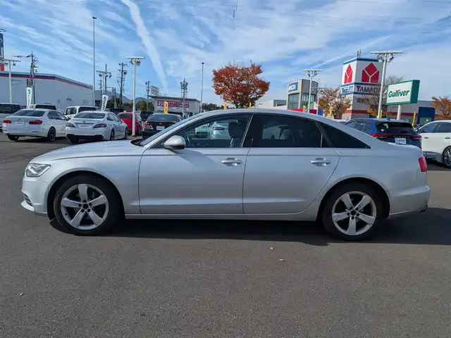 アウディ Ａ６ 2．8 FSI クワトロ 福井県 2014(平26)年 12万km アイスシルバーメタリック ４WD/純正ナビ/AM/FM/フルセグ/BT/CD/DVD/バックカメラ/クルーズコントロール/前後コーナーセンサー/アイドリングストップ/横滑り防止装置/盗難防止装置/前席パワーシート/シートメモリー/前席シートヒーター/ビルトインETC/本革シート/電動トランクリッド/キセノンヘッドライト/Rフォグ/スタッドレスタイヤ積込/スマートキー