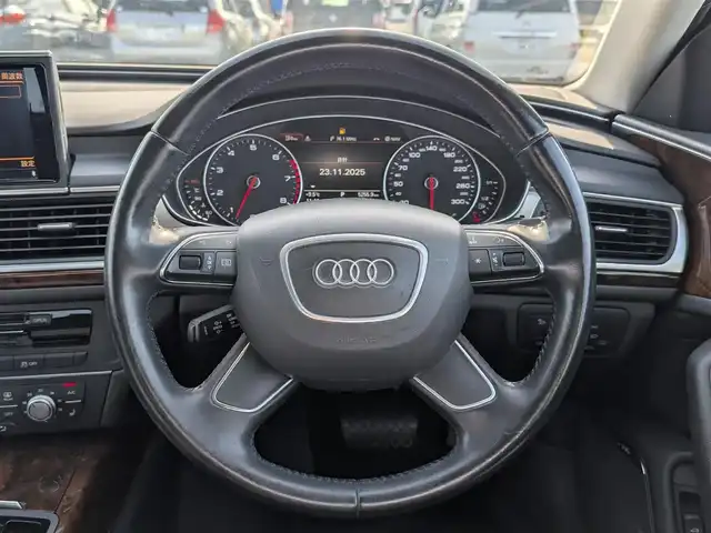 アウディ Ａ６ 2．8 FSI クワトロ 福井県 2014(平26)年 12万km アイスシルバーメタリック ４WD/純正ナビ/AM/FM/フルセグ/BT/CD/DVD/バックカメラ/クルーズコントロール/前後コーナーセンサー/アイドリングストップ/横滑り防止装置/盗難防止装置/前席パワーシート/シートメモリー/前席シートヒーター/ビルトインETC/本革シート/電動トランクリッド/キセノンヘッドライト/Rフォグ/スタッドレスタイヤ積込/スマートキー