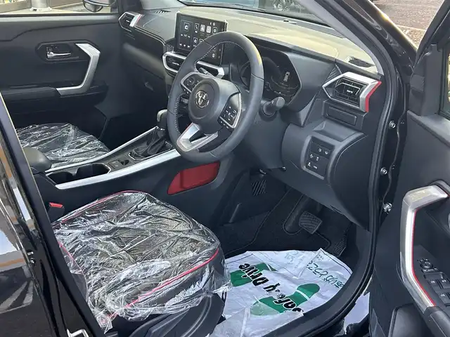 トヨタ ライズ Z 静岡県 2025(令7)年 0.1千km ブラックマイカメタリック 純正ディスプレイオーディオ/フルセグ/BT/バックカメラ/プリクラッシュセーフティ/レーンキープアシスト/ブラインドスポットモニター/前後コーナーセンサー/ステアリングスイッチ/LEDライト/LEDフォグ/前席シートヒーター/純正フロアマット/純正ドアバイザー/スマートキー×2/保証書/取扱説明書/オーディオ取扱説明書