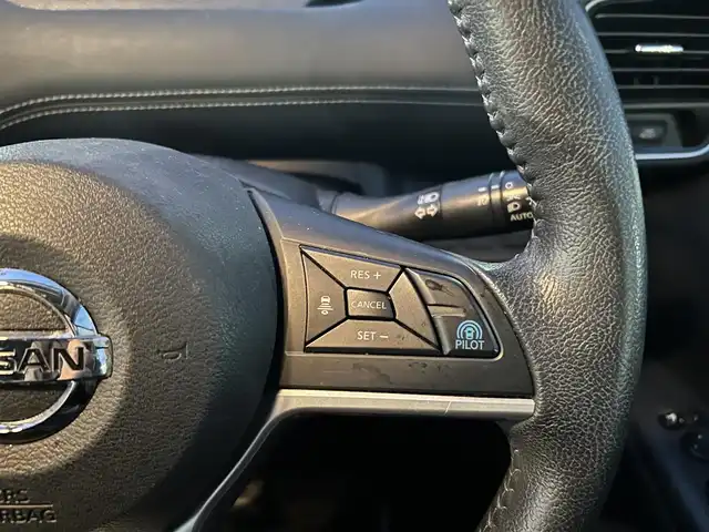 日産 セレナ ハイウェイスター プロパイロットED 島根県 2017(平29)年 4.3万km ブリリアントホワイトパール 登録時走行距離 42896Km/保証書/取扱説明書/社外SDナビ（Pioneer）/フルセグTV/プロパイロット/追従型クルーズコントロール/8人乗り/両側パワースライドドア/バックカメラ/LEDヘッドライト/ウィンカーミラー/電動格納ミラー/アイドリングストップ/プッシュスタート/スマートキー/フォグライト/ETC/16インチ純正アルミホイール