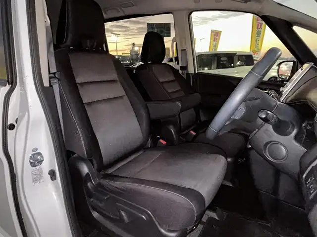 日産 セレナ ハイウェイスター プロパイロットED 島根県 2017(平29)年 4.3万km ブリリアントホワイトパール 登録時走行距離 42896Km/保証書/取扱説明書/社外SDナビ（Pioneer）/フルセグTV/プロパイロット/追従型クルーズコントロール/8人乗り/両側パワースライドドア/バックカメラ/LEDヘッドライト/ウィンカーミラー/電動格納ミラー/アイドリングストップ/プッシュスタート/スマートキー/フォグライト/ETC/16インチ純正アルミホイール