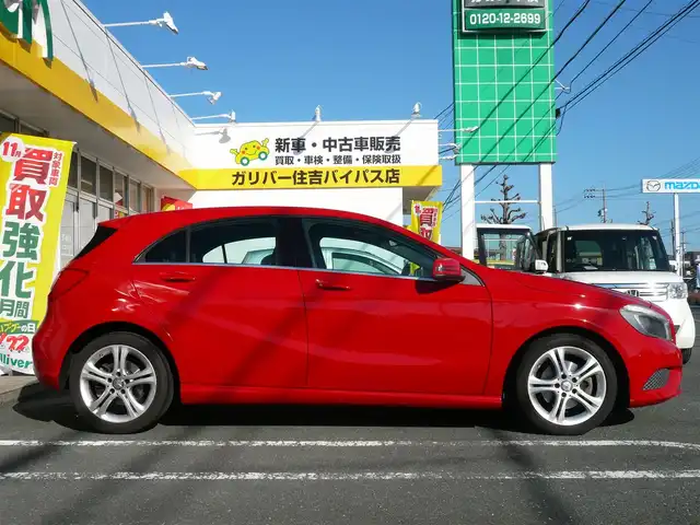 メルセデス・ベンツ Ａ１８０ 静岡県 2013(平25)年 6.5万km ジュピターレッド 純正メーカーナビ/バックカメラ/Bluetooth/DVD再生/テレビ/ハーフレザーシート/パドルシフト/オートライト/キセノンライト/ステアリングスイッチ/前後コーナーセンサー/レーダークルーズコントロール/ブラインドスポットモニター/衝突軽減ブレーキ/テンションアシスト/電子パーキング/スペアキー/ETC/新車保証書/取扱説明書