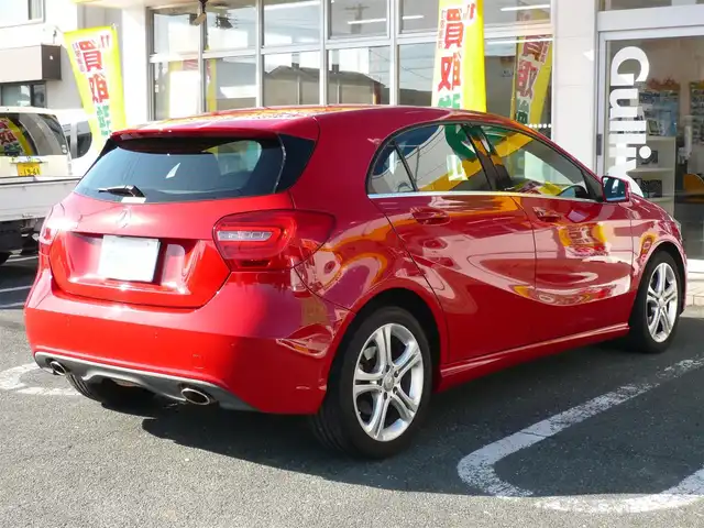メルセデス・ベンツ Ａ１８０ 静岡県 2013(平25)年 6.5万km ジュピターレッド 純正メーカーナビ/バックカメラ/Bluetooth/DVD再生/テレビ/ハーフレザーシート/パドルシフト/オートライト/キセノンライト/ステアリングスイッチ/前後コーナーセンサー/レーダークルーズコントロール/ブラインドスポットモニター/衝突軽減ブレーキ/テンションアシスト/電子パーキング/スペアキー/ETC/新車保証書/取扱説明書
