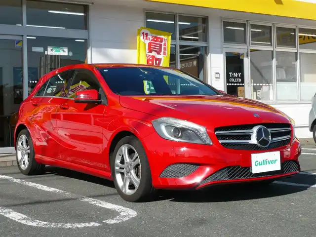 メルセデス・ベンツ Ａ１８０ 静岡県 2013(平25)年 6.5万km ジュピターレッド 純正メーカーナビ/バックカメラ/Bluetooth/DVD再生/テレビ/ハーフレザーシート/パドルシフト/オートライト/キセノンライト/ステアリングスイッチ/前後コーナーセンサー/レーダークルーズコントロール/ブラインドスポットモニター/衝突軽減ブレーキ/テンションアシスト/電子パーキング/スペアキー/ETC/新車保証書/取扱説明書