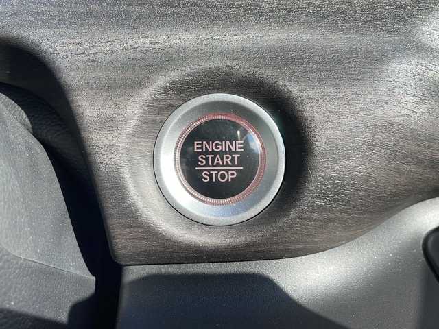 ホンダ フリード G ホンダセンシング 静岡県 2017(平29)年 4.1万km 青 ホンダセンシング/衝突軽減ブレーキ/レーダークルーズコントロール/レーンキープアシスト/ロードサインアシスト/純正ディーラーナビ/フルセグTV/CD/DVD/Bluetooth/ラジオ/主要装備/両側パワースライドドア/バックカメラ/ETC/ステアリングリモコン/ドライブレコーダー/ハーフレザーシート/オートライト/プッシュスタート/スマートキー