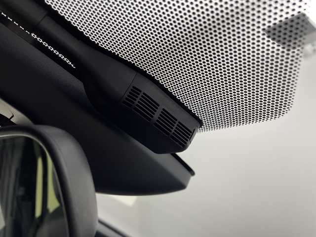 トヨタ エスクァイア ハイブリッド Gi 茨城県 2017(平29)年 5.7万km ブラック 純正９型ナビ　フルセグＴＶ　バックモニター　追従クルコン　衝突軽減ブレーキ　両側電動スライドドア　ＬＥＤライト　ビルトインＥＴＣ　シートヒーター　スマートキー　横滑り防止装置　アイドリングストップ