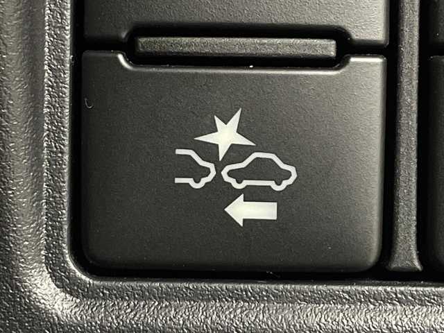 トヨタ エスクァイア ハイブリッド Gi 茨城県 2017(平29)年 5.7万km ブラック 純正９型ナビ　フルセグＴＶ　バックモニター　追従クルコン　衝突軽減ブレーキ　両側電動スライドドア　ＬＥＤライト　ビルトインＥＴＣ　シートヒーター　スマートキー　横滑り防止装置　アイドリングストップ