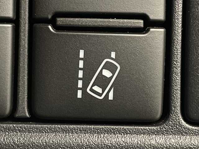 トヨタ エスクァイア ハイブリッド Gi 茨城県 2017(平29)年 5.7万km ブラック 純正９型ナビ　フルセグＴＶ　バックモニター　追従クルコン　衝突軽減ブレーキ　両側電動スライドドア　ＬＥＤライト　ビルトインＥＴＣ　シートヒーター　スマートキー　横滑り防止装置　アイドリングストップ