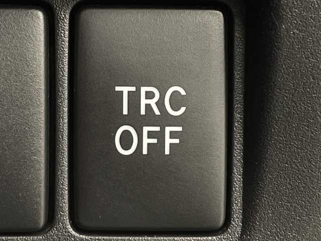 トヨタ エスクァイア ハイブリッド Gi 茨城県 2017(平29)年 5.7万km ブラック 純正９型ナビ　フルセグＴＶ　バックモニター　追従クルコン　衝突軽減ブレーキ　両側電動スライドドア　ＬＥＤライト　ビルトインＥＴＣ　シートヒーター　スマートキー　横滑り防止装置　アイドリングストップ