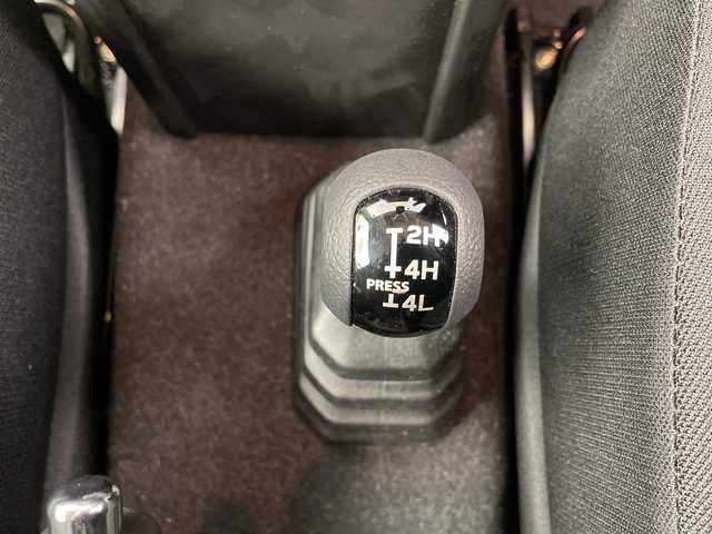 スズキ ジムニー シエラ JC 群馬県 2024(令6)年 0.2万km ブルーイッシュブラックパール3 ４WD　７型ナビ　衝突被害軽減システム　クリアランスソナー　ダウンヒルアシスト　クルーズコントロール　ＥＴＣ２．０　シートヒーター　ステアリングスイッチ　プッシュスタート　LED　オートライト　禁煙