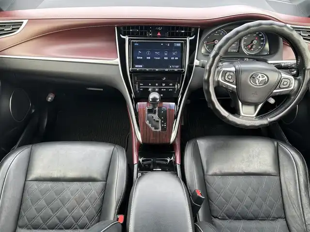 トヨタ ハリアー プレミアム 岡山県 2016(平28)年 8.2万km ホワイトパールクリスタルシャイン 登録時走行距離81787km/純正9インチナビ/フルセグTV(AM/FM/CD/DVD/Bluetooth)/バックカメラ/ビルトインETC/トヨタセーフティセンス/・クルーズコントロール/・プリクラッシュセーフティ/・レーンディバーチャーアラート/・オートマチックハイビーム/コーナーセンサー/パワーバックドア/MTモード付きAT/アイドリングストップ/18インチ純正AW/純正フロアマット/ハーフレザーシート