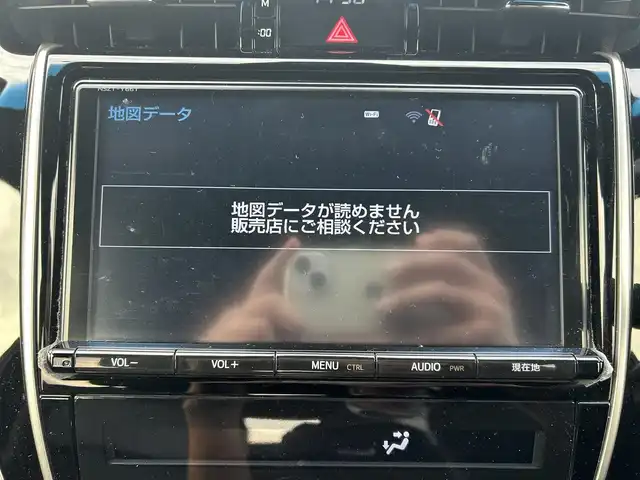 トヨタ ハリアー プレミアム 岡山県 2016(平28)年 8.2万km ホワイトパールクリスタルシャイン 登録時走行距離81787km/純正9インチナビ/フルセグTV(AM/FM/CD/DVD/Bluetooth)/バックカメラ/ビルトインETC/トヨタセーフティセンス/・クルーズコントロール/・プリクラッシュセーフティ/・レーンディバーチャーアラート/・オートマチックハイビーム/コーナーセンサー/パワーバックドア/MTモード付きAT/アイドリングストップ/18インチ純正AW/純正フロアマット/ハーフレザーシート