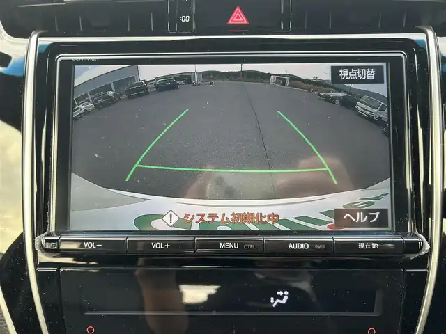 トヨタ ハリアー プレミアム 岡山県 2016(平28)年 8.2万km ホワイトパールクリスタルシャイン 登録時走行距離81787km/純正9インチナビ/フルセグTV(AM/FM/CD/DVD/Bluetooth)/バックカメラ/ビルトインETC/トヨタセーフティセンス/・クルーズコントロール/・プリクラッシュセーフティ/・レーンディバーチャーアラート/・オートマチックハイビーム/コーナーセンサー/パワーバックドア/MTモード付きAT/アイドリングストップ/18インチ純正AW/純正フロアマット/ハーフレザーシート