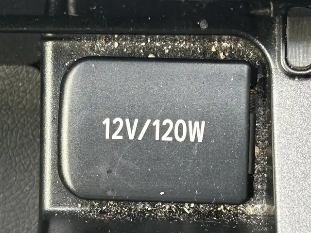 トヨタ ハリアー プレミアム 岡山県 2016(平28)年 8.2万km ホワイトパールクリスタルシャイン 登録時走行距離81787km/純正9インチナビ/フルセグTV(AM/FM/CD/DVD/Bluetooth)/バックカメラ/ビルトインETC/トヨタセーフティセンス/・クルーズコントロール/・プリクラッシュセーフティ/・レーンディバーチャーアラート/・オートマチックハイビーム/コーナーセンサー/パワーバックドア/MTモード付きAT/アイドリングストップ/18インチ純正AW/純正フロアマット/ハーフレザーシート