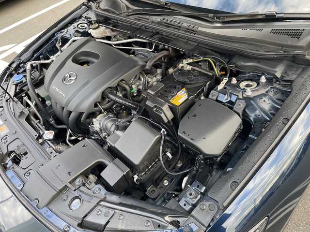 マツダ マツダ３セダン 15S ツーリング 神奈川県 2021(令3)年 1.7万km ディープクリスタルブルーマイカ ワンオーナー　/スペアキー1本/純正SDナビ　BT/CD/DVD/USB/ヘッドアップディスプレイ　/３６０°セーフティパッケージ　/ＭＴモード付ＡＴ　/レーダークルーズコントロール　/全方位カメラ　/ビルドインＥＴＣ　/前後ドラレコ　/純正フロアマット　/純製ＡＷ/ABS/横滑り防止装置/盗難防止装置/オートライト　/オートマチックハイビーム　/LEDヘッドライト