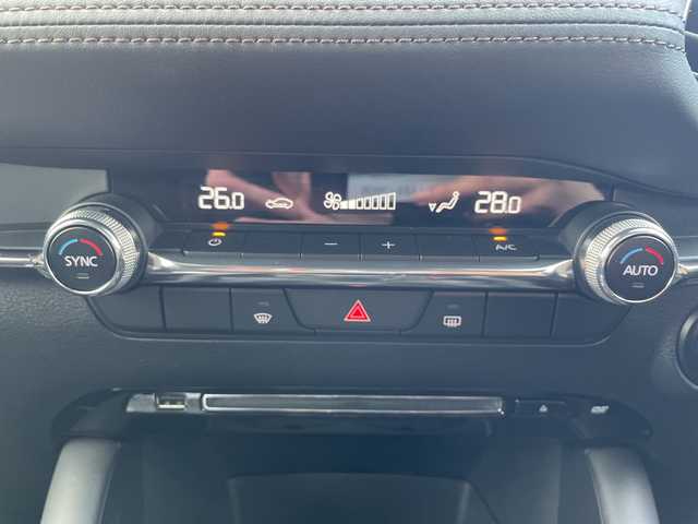 マツダ マツダ３セダン 15S ツーリング 神奈川県 2021(令3)年 1.7万km ディープクリスタルブルーマイカ ワンオーナー　/スペアキー1本/純正SDナビ　BT/CD/DVD/USB/ヘッドアップディスプレイ　/３６０°セーフティパッケージ　/ＭＴモード付ＡＴ　/レーダークルーズコントロール　/全方位カメラ　/ビルドインＥＴＣ　/前後ドラレコ　/純正フロアマット　/純製ＡＷ/ABS/横滑り防止装置/盗難防止装置/オートライト　/オートマチックハイビーム　/LEDヘッドライト