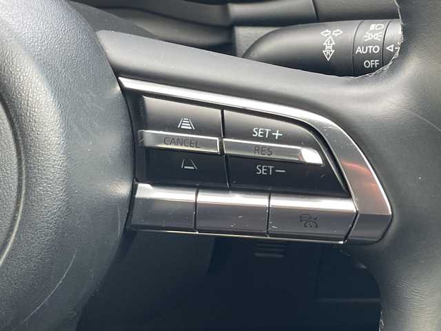 マツダ マツダ３セダン 15S ツーリング 神奈川県 2021(令3)年 1.7万km ディープクリスタルブルーマイカ ワンオーナー　/スペアキー1本/純正SDナビ　BT/CD/DVD/USB/ヘッドアップディスプレイ　/３６０°セーフティパッケージ　/ＭＴモード付ＡＴ　/レーダークルーズコントロール　/全方位カメラ　/ビルドインＥＴＣ　/前後ドラレコ　/純正フロアマット　/純製ＡＷ/ABS/横滑り防止装置/盗難防止装置/オートライト　/オートマチックハイビーム　/LEDヘッドライト