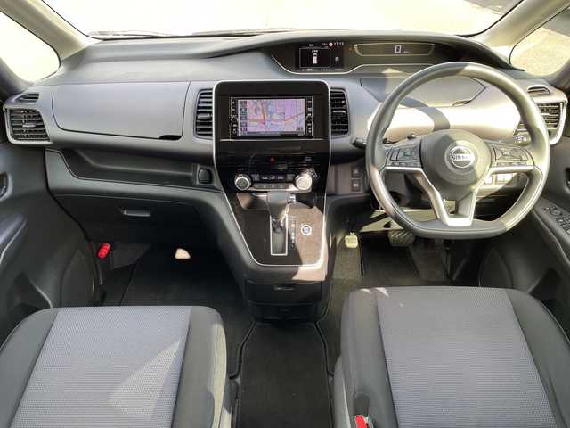 日産 セレナ X V 茨城県 2021(令3)年 4.3万km ブリリアントホワイトパール 純正SDナビ/Bluetooth搭載/フルセグTV/全方位カメラ　/バックカメラ/サイドカメラ/両側パワースライドドア/クルーズコントロール/純正フロアマット/コーナーセンサ―/アイドリングストップ/オートライト/スマートキー/横滑り防止装置　　/レーンキープアシスト/衝突被害軽減システム