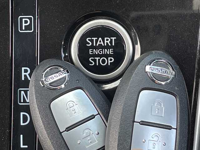 日産 セレナ X V 茨城県 2021(令3)年 4.3万km ブリリアントホワイトパール 純正SDナビ/Bluetooth搭載/フルセグTV/全方位カメラ　/バックカメラ/サイドカメラ/両側パワースライドドア/クルーズコントロール/純正フロアマット/コーナーセンサ―/アイドリングストップ/オートライト/スマートキー/横滑り防止装置　　/レーンキープアシスト/衝突被害軽減システム