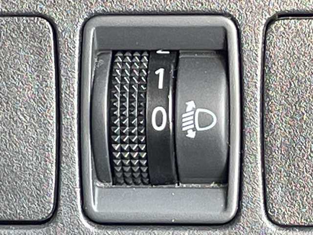 日産 セレナ X V 茨城県 2021(令3)年 4.3万km ブリリアントホワイトパール 純正SDナビ/Bluetooth搭載/フルセグTV/全方位カメラ　/バックカメラ/サイドカメラ/両側パワースライドドア/クルーズコントロール/純正フロアマット/コーナーセンサ―/アイドリングストップ/オートライト/スマートキー/横滑り防止装置　　/レーンキープアシスト/衝突被害軽減システム