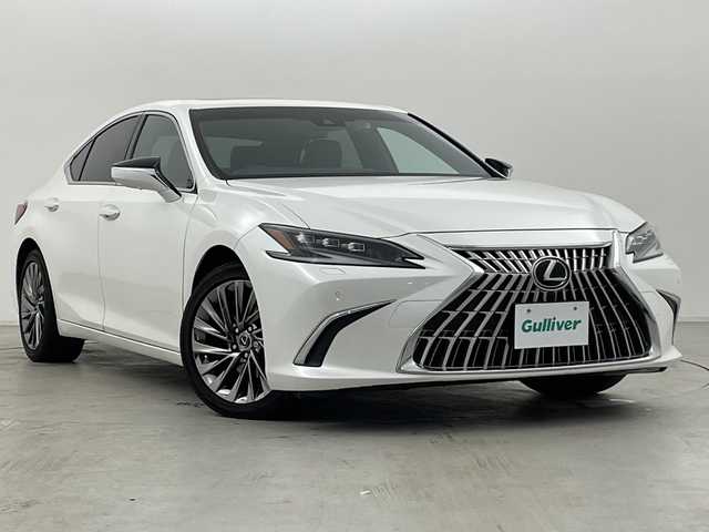 レクサス ＥＳ 300h グレイスフルエスコート 群馬県 2022(令4)年 12.4万km ソニッククォーツ 純正12.3型ナビ　全周囲カメラ　電子ミラー　純正18インチスパッタリング塗装ホイール　本革巻きステアリング　クリムゾン＆ブラック本革シート　ETC2.0　ドラレコ　レクサスセーフティシステム＋　禁煙