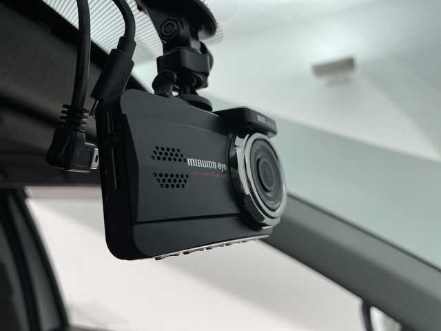 トヨタ ヤリスクロス Z 富山県 2021(令3)年 2.2万km ブラックマイカ/ホワイトパールクリスタルシャイン 2トーン 純正8型ディスプレイオーディオ（TV/AM/FM/BT/USB）/バックカメラ/ドライブレコーダー/ビルトインETC/ハーフレザーシート/D席パワーシート/D/N席シートヒーター/衝突被害軽減システム/レーダークルーズコントロール/レーンキープアシスト/コーナーセンサー/ブラインドスポットモニター/横滑り防止装置/オートLEDライト/オートマチックハイビーム/純正アルミホイール/純正フロアマット/オートホールド付電子パーキング/革巻きステアリング/ステアリングスイッチ/スマートキー