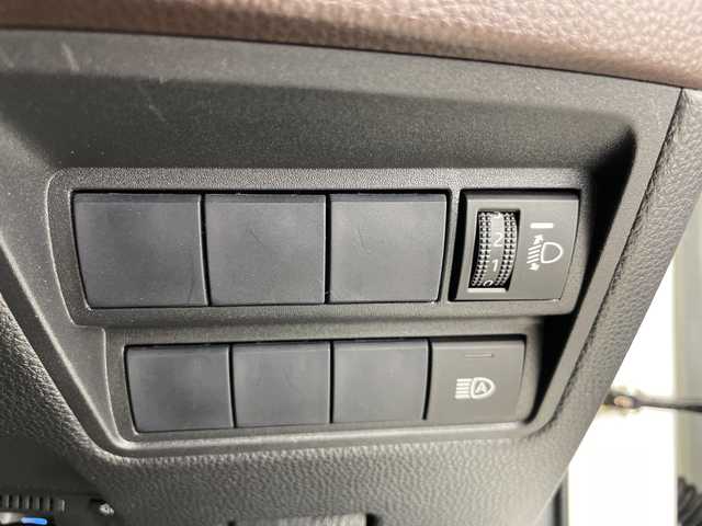 トヨタ ヤリスクロス Z 富山県 2021(令3)年 2.2万km ブラックマイカ/ホワイトパールクリスタルシャイン 2トーン 純正8型ディスプレイオーディオ（TV/AM/FM/BT/USB）/バックカメラ/ドライブレコーダー/ビルトインETC/ハーフレザーシート/D席パワーシート/D/N席シートヒーター/衝突被害軽減システム/レーダークルーズコントロール/レーンキープアシスト/コーナーセンサー/ブラインドスポットモニター/横滑り防止装置/オートLEDライト/オートマチックハイビーム/純正アルミホイール/純正フロアマット/オートホールド付電子パーキング/革巻きステアリング/ステアリングスイッチ/スマートキー